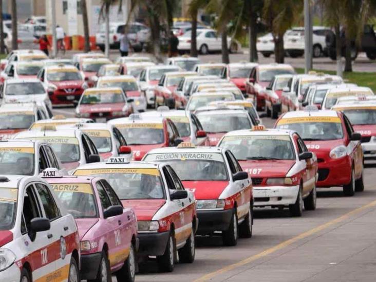 Taxistas de Veracruz piden revisión de pasajeros en retenes ante inseguridad