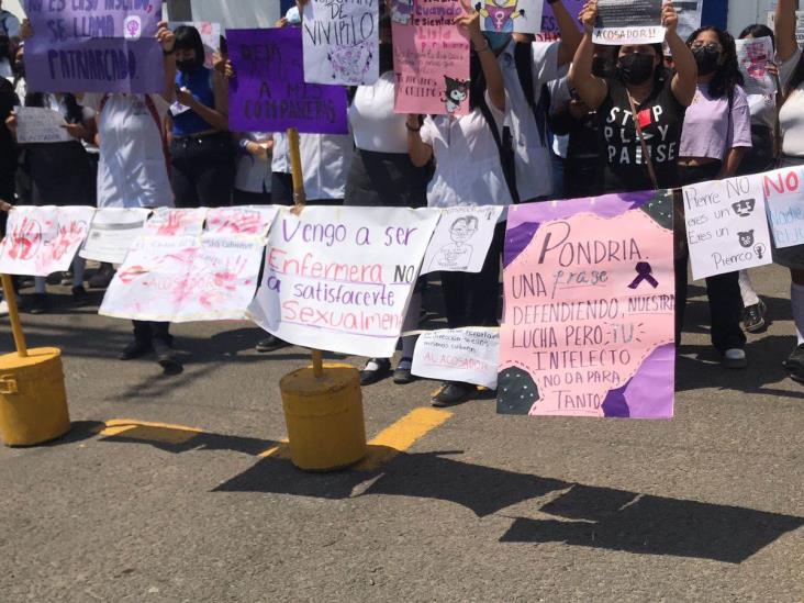 ¡Alto al acoso sexual! Se manifiestan alumnas del CBTIS 124 en Veracruz