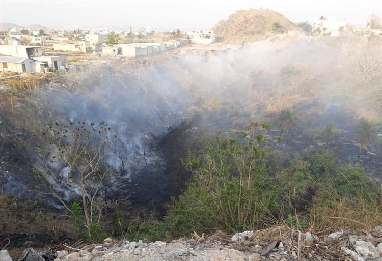 Amarran a un árbol a presuntos responsables de incendiar un basurero en Río Medio