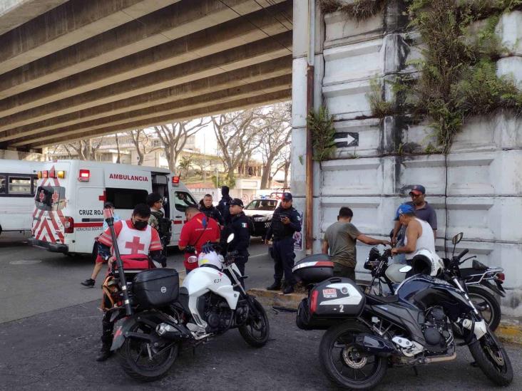 Camioneta se da a la fuga tras impactar a motociclista en Veracruz