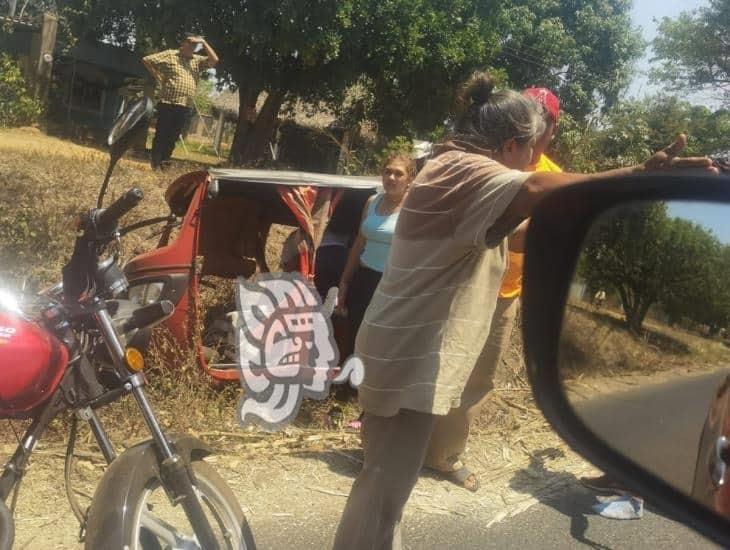 Heridos ocupantes de mototaxi tras chocar y volcar en la Costera