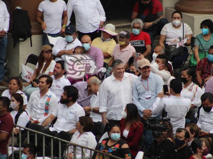 Multitud se reúne en plaza Lerdo para apoyar a AMLO rumbo a Revocación de Mandato