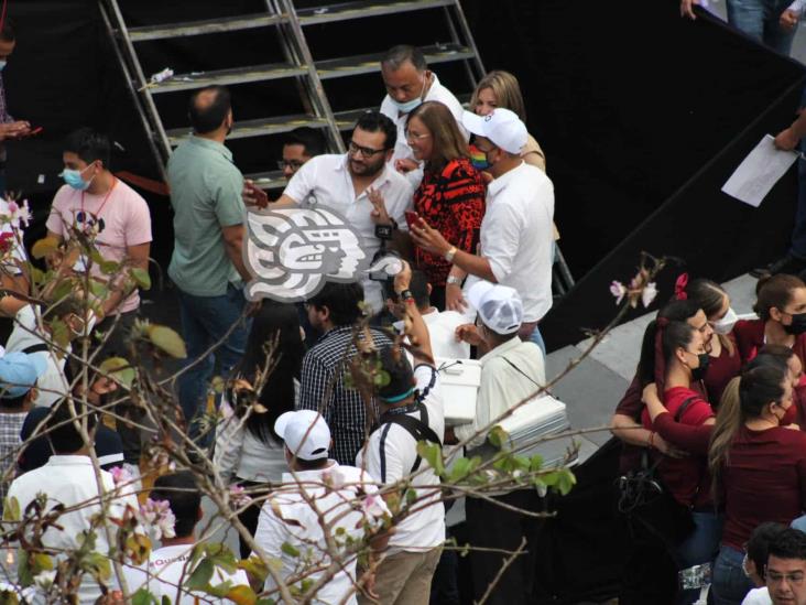 Multitud se reúne en plaza Lerdo para apoyar a AMLO rumbo a Revocación de Mandato