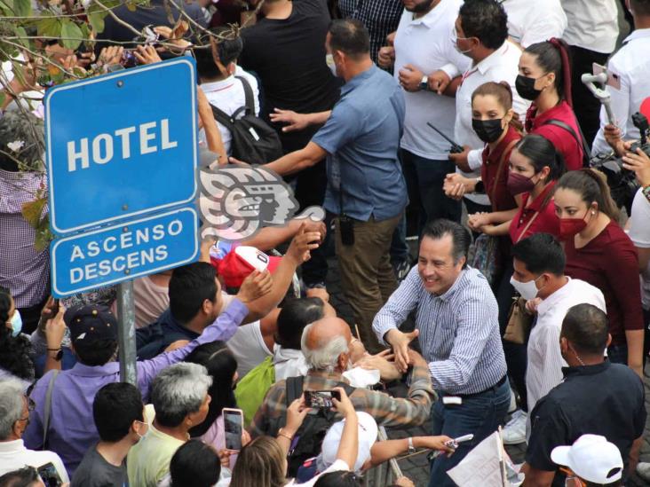 Multitud se reúne en plaza Lerdo para apoyar a AMLO rumbo a Revocación de Mandato