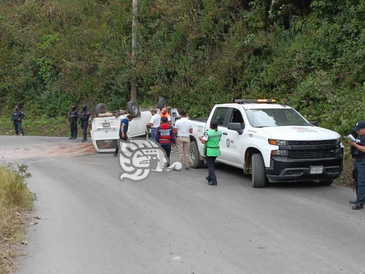 Vuelca camioneta en la carretera Zongolica-Texhuacan; hay tres lesionados