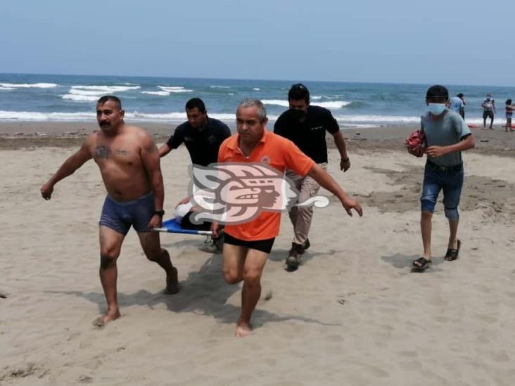 Tres turistas de la CDMX casi se ahogan en la playa de Coatzacoalcos