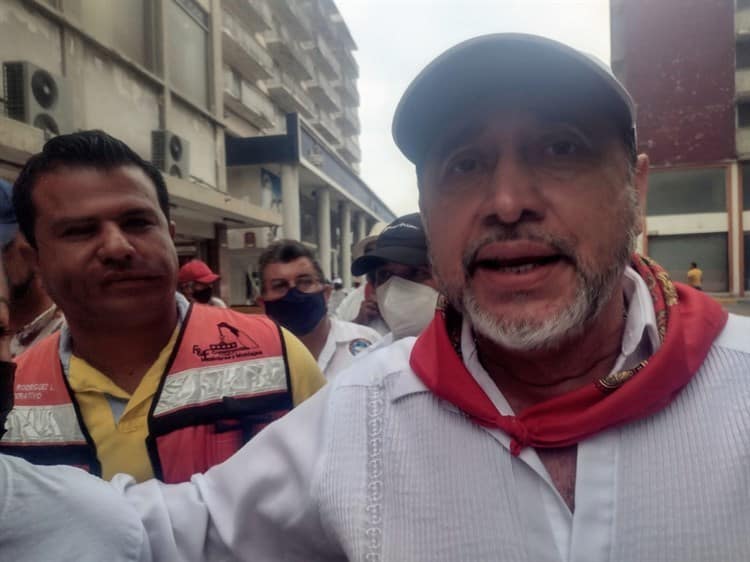 Simpatizantes de AMLO realizan marcha pacífica por las calles de Veracruz