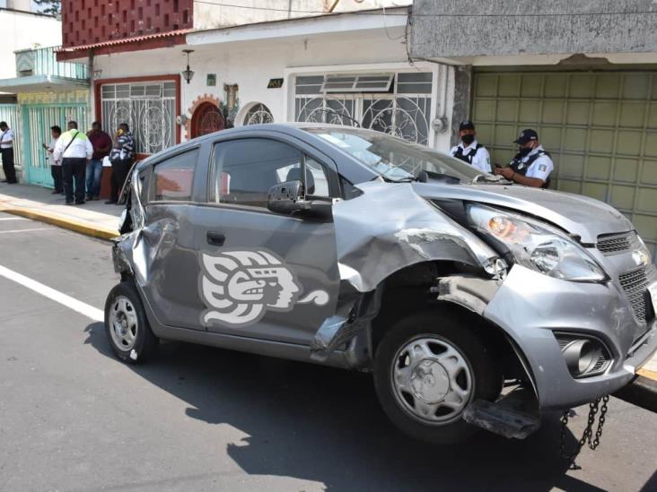Carambola en pleno centro de Orizaba dejó dos heridos