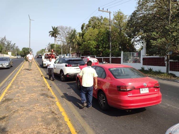 Accidente sobre la Veracruz-Xalapa provoca caos vial