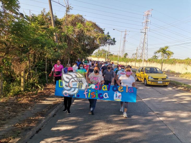 Celebran el Día mundial de la activación física en Ixhuatlán del Sureste 