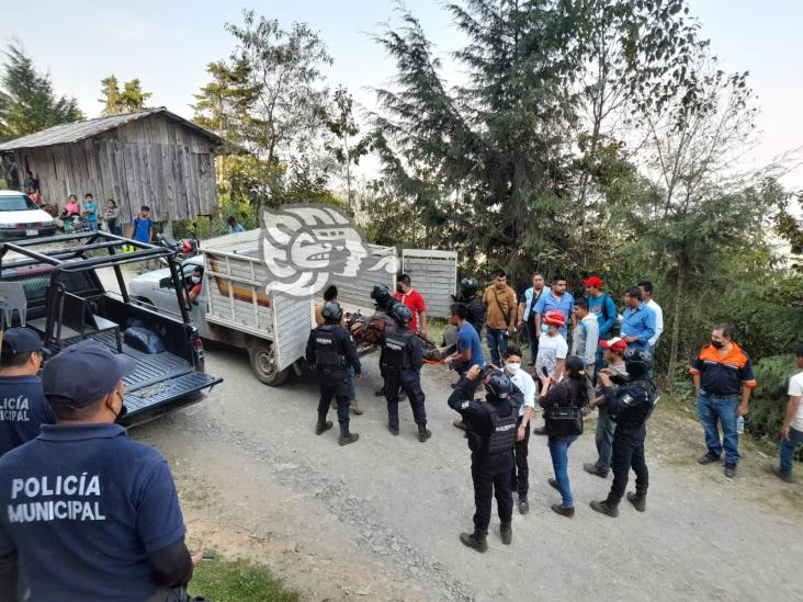 Muere hombre tras caer a peñasco en zona serrana de Zongolica