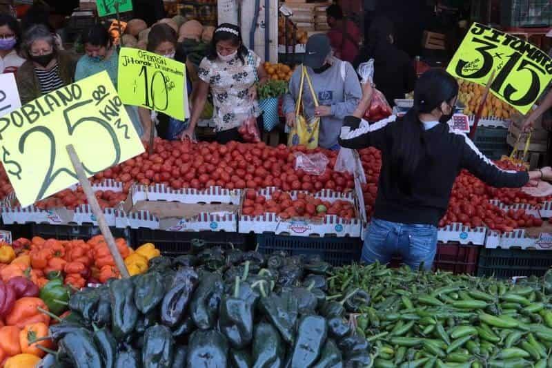 Inflación se dispara y rompe récord; se trepa a 7.45%