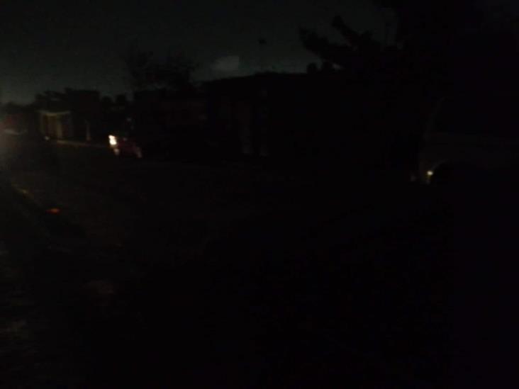 ¡Sin luz! Reportan apagones esta noche en fraccionamientos de Veracruz