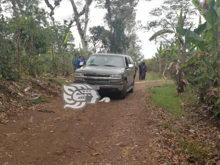 Localizan cuerpo de joven en predio de Fortín; presentaba heridas de arma blanca