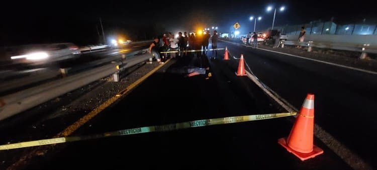 Taxista muere atropellado tras bajar de su unidad sobre la autopista Veracruz-Cardel