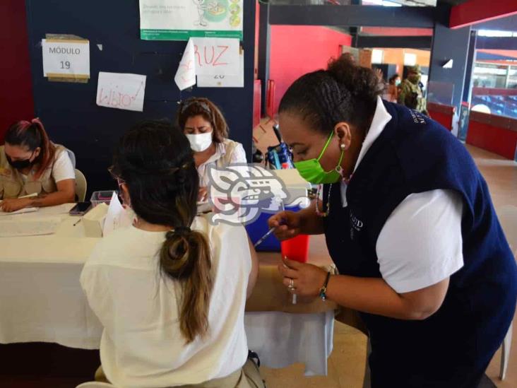Poca afluencia en campaña de vacunación para rezagados en Veracruz y Boca