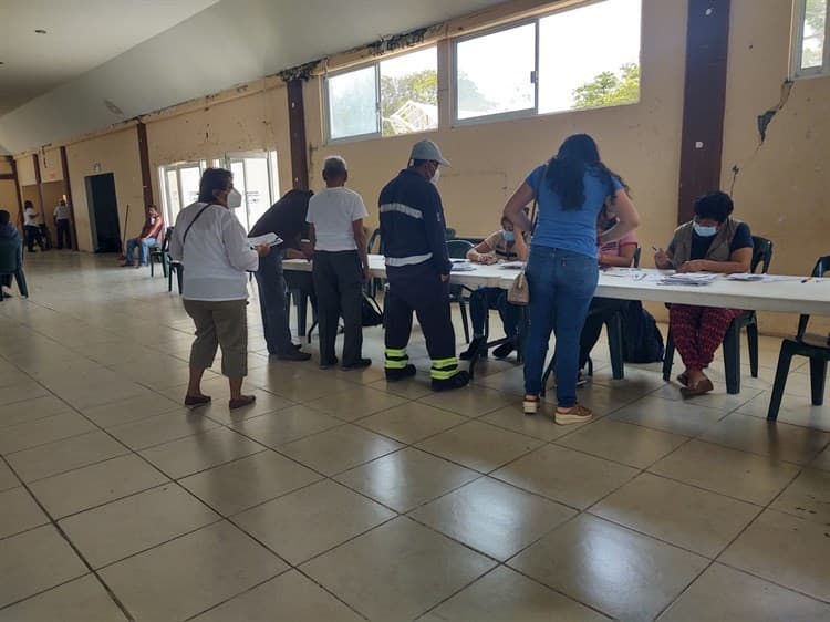 Pocos asistieron a vacuna de refuerzo contra covid en Medellín