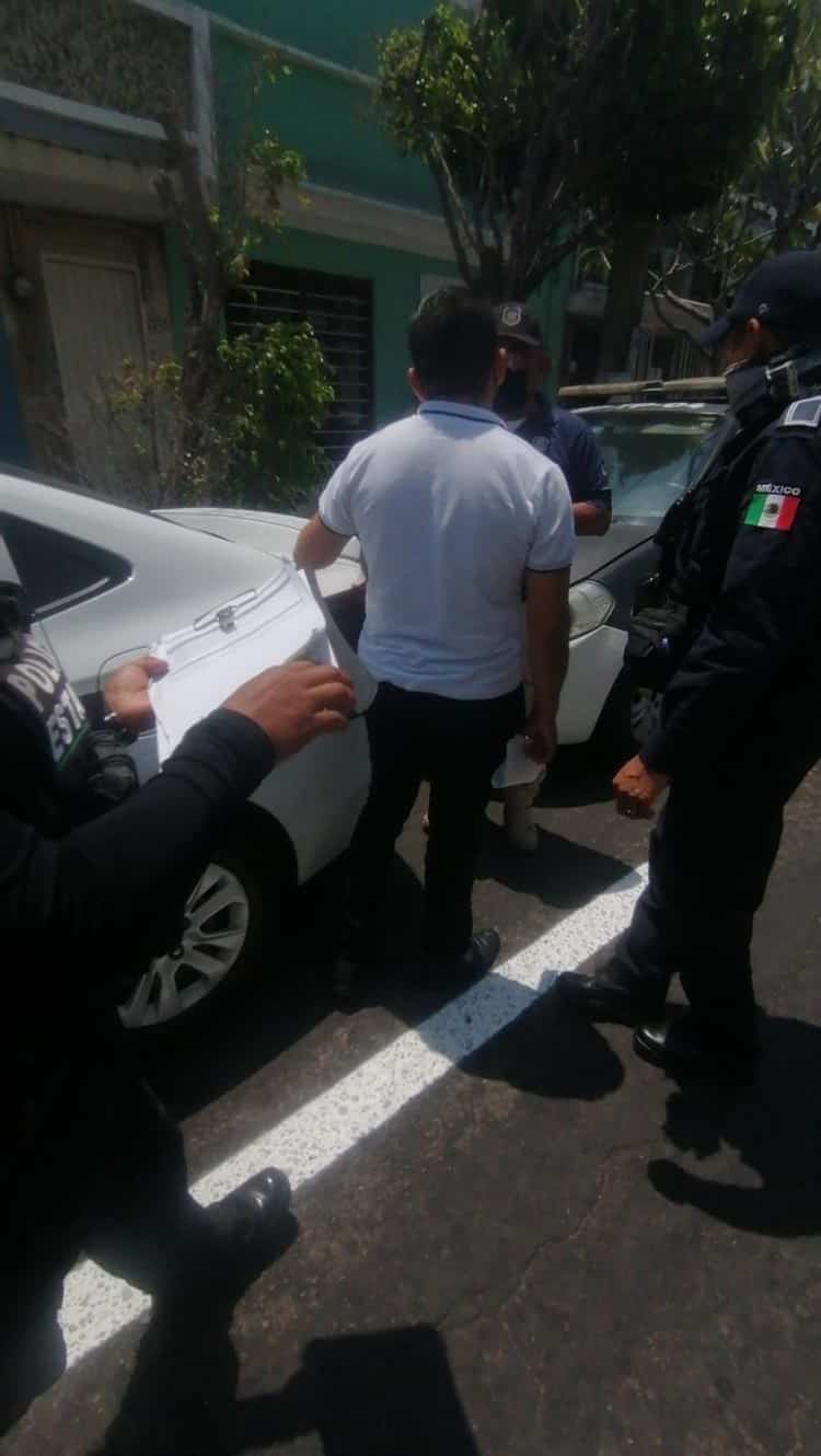 Conductor de Indriver es detenido con arma de fuego, en Veracruz