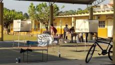 Cierran casillas en Moloacán para iniciar conteo de votos