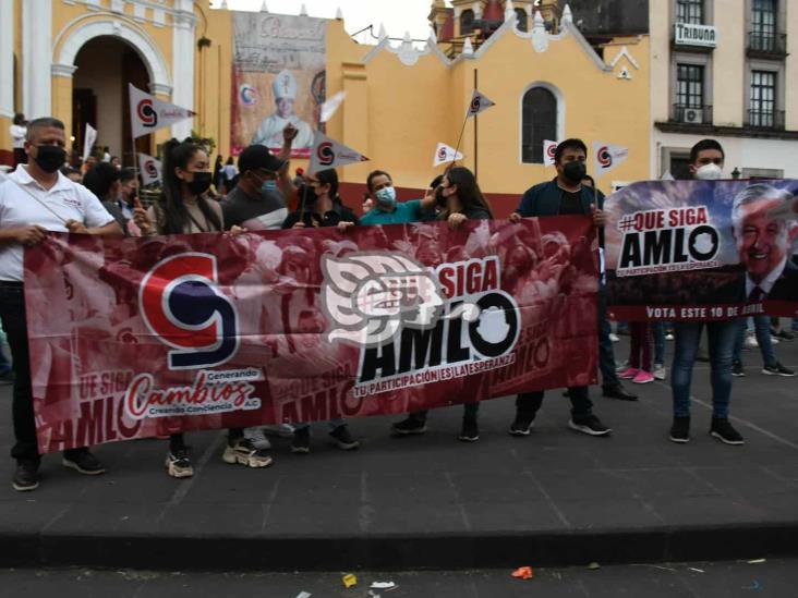 En Xalapa, simpatizantes de AMLO festejan tras consulta de revocación