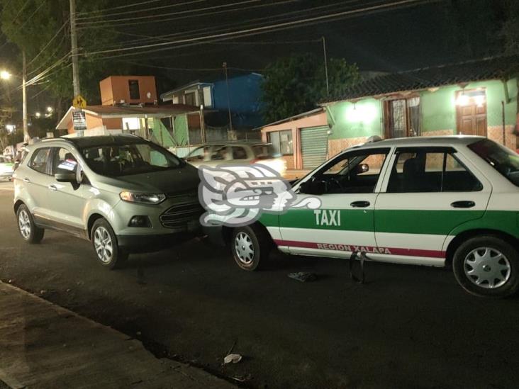 Taxista ebrio causa accidente en avenida Chedraui Caram