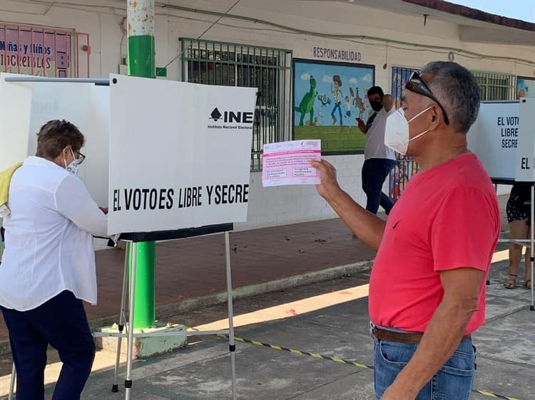 Ciudadanos denuncian irregularidades en casillas de Casas Tamsa, en Veracruz