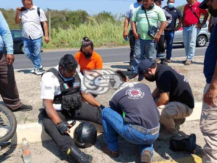 Choque y volcadura en la carretera Sayula de Alemán - Acayucan