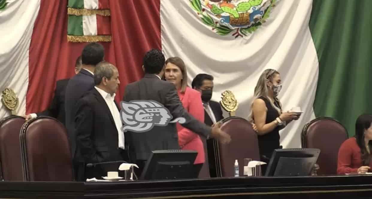 Morena y PAN se confrontan en Congreso por acuario de Veracruz