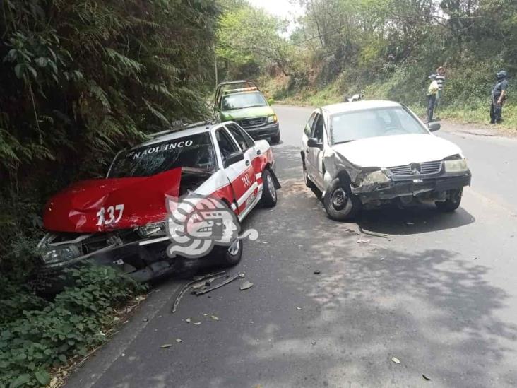 Al menos 4 heridos y daños materiales tras accidente en la Misantla- Xalapa