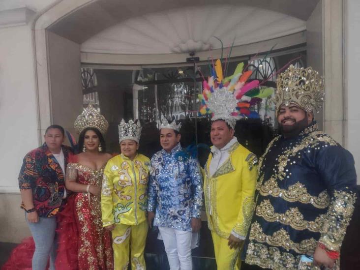 Comunidad LGBTI piden respeto en su participación del Carnaval de Veracruz