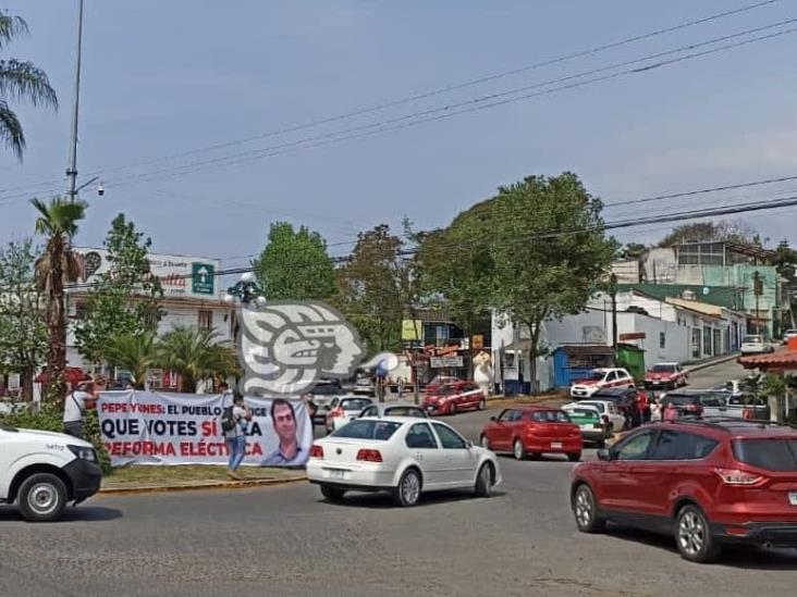 Habitantes de Coatepec exigen a Pepe Yunes respaldar la Reforma Eléctrica
