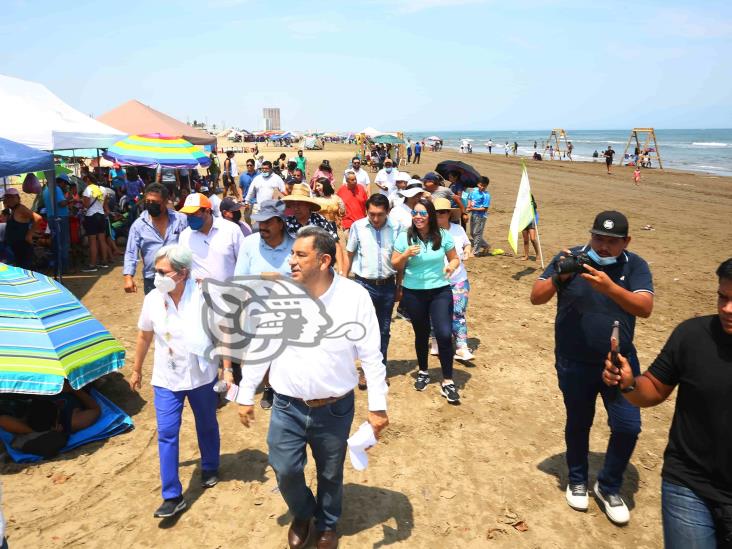 Playas libres de descargas, garantiza alcalde de Coatzacoalcos a vacacionistas