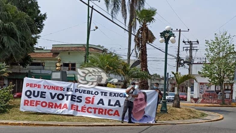 Habitantes de Coatepec exigen a Pepe Yunes respaldar la Reforma Eléctrica