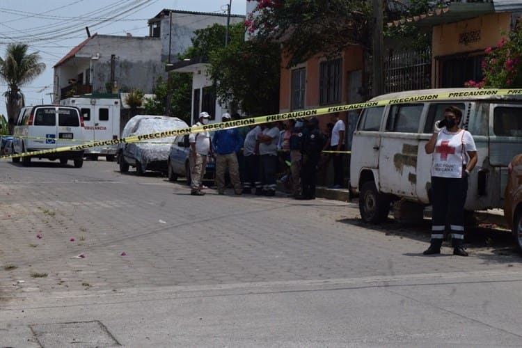 Hallan a una mujer y dos menores muertos dentro de una vivienda en Veracruz