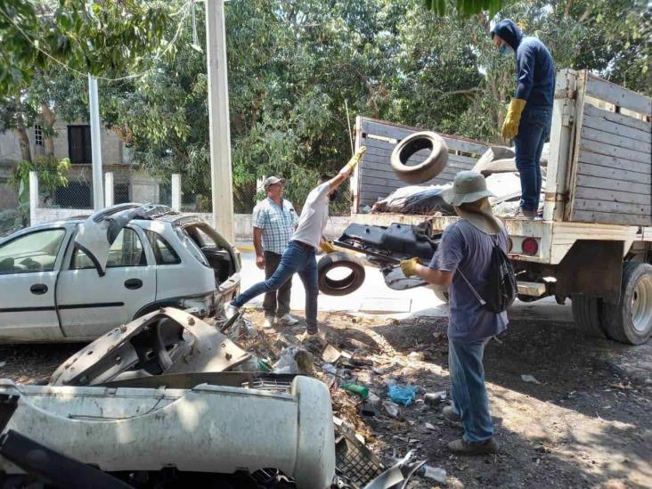 Con descacharrización, combaten al dengue en comunidades de Actopan