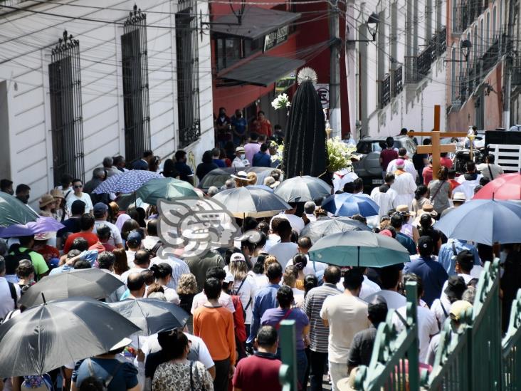 Semana Santa: Encabeza arzobispo viacrucis por calles de Xalapa