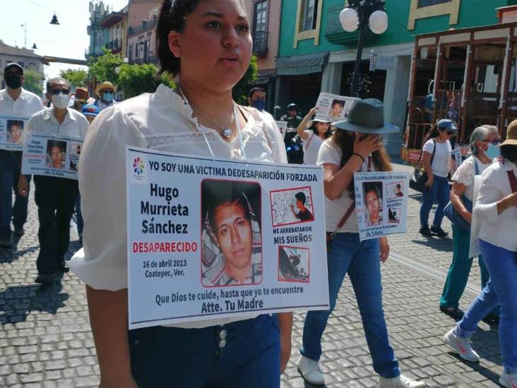 ‘Aún están desaparecidos’; colectivos marchan en Xalapa