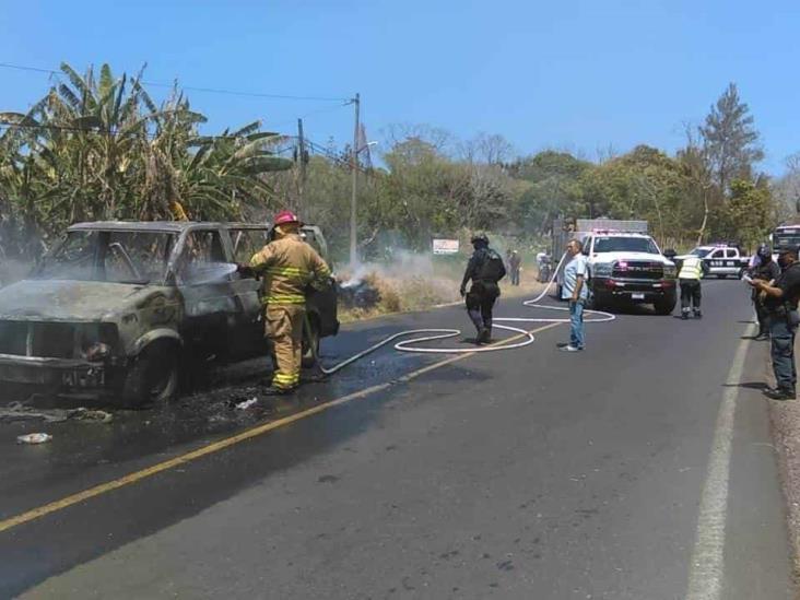 Se incendia camioneta en los Tuxtlas