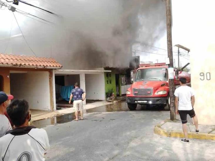 Se incendia vivienda en Geo Villas del Puerto en Veracruz