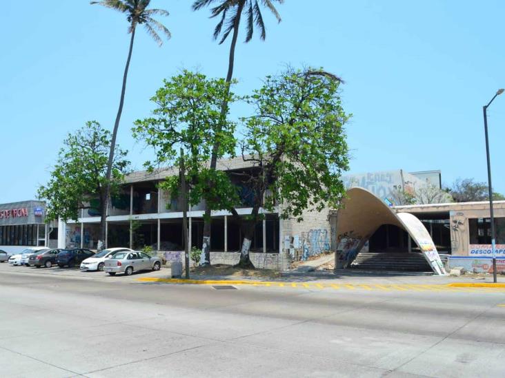 Buscan rehabilitar edificio abandonado ubicado en Simón Bolívar y Díaz Mirón