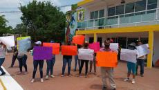 Se manifiestan para exigir información de personas detenidas en cateo, en Medellín