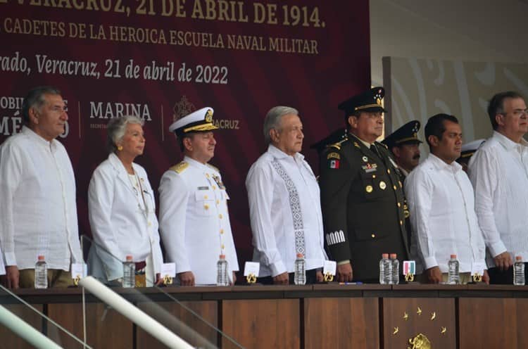 Encabeza AMLO conmemoración de 108 aniversario de la Defensa del Puerto de Veracruz