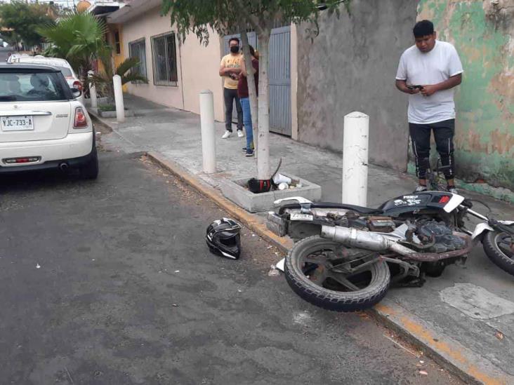 Conductora impactó a motociclista en la Colonia 21 de abril en Veracruz