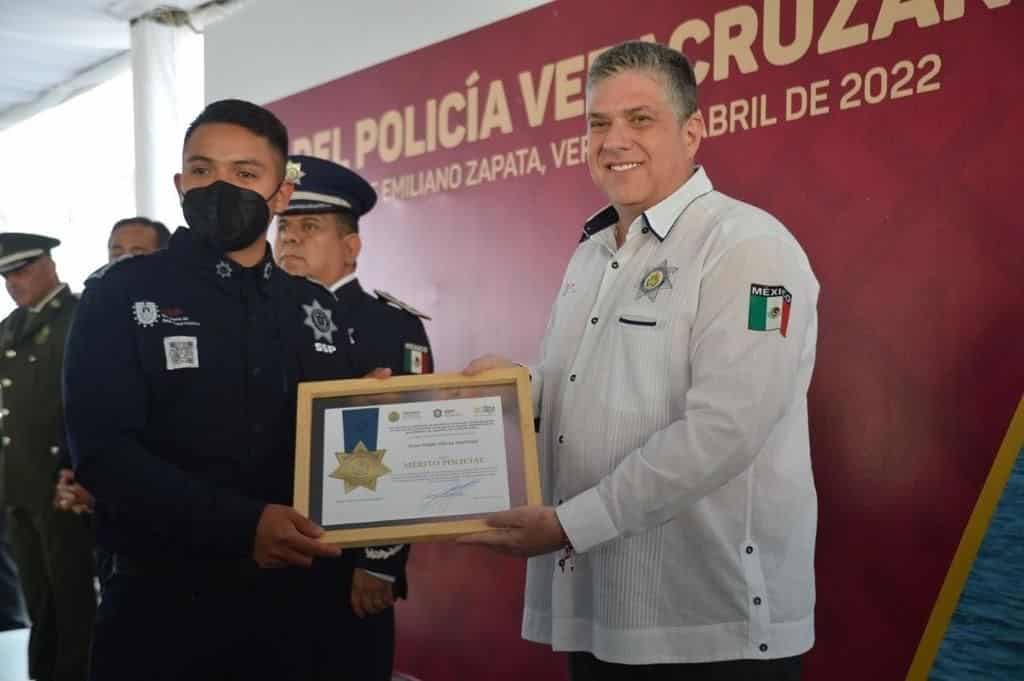 En el día del Policía Veracruzano, reconoce Hugo Gutiérrez su desempeño