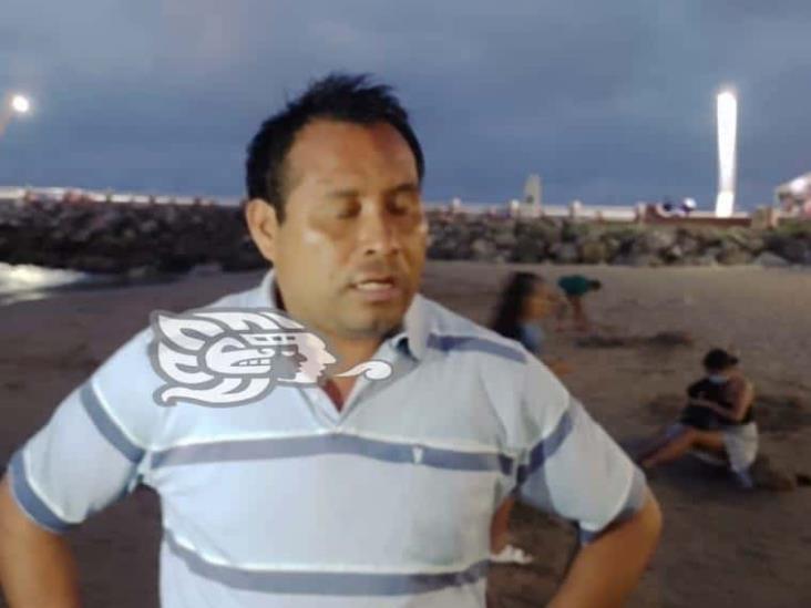 Salvan a dos personas de ahogarse en la playa de Coatzacoalcos