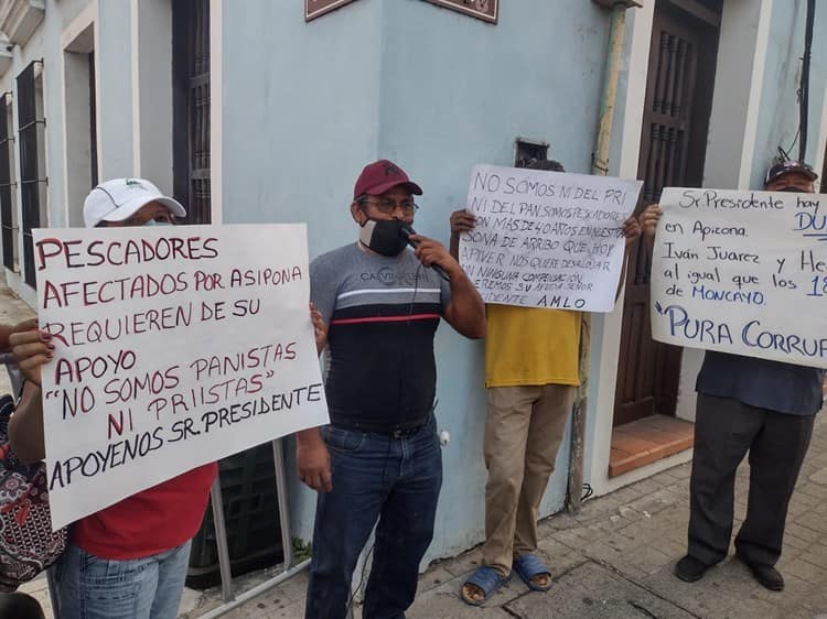 Pescadores acusan corrupción en Asipona; piden destitución de director