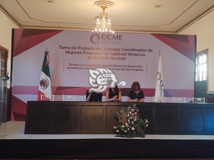 Rinde protesta nueva presidenta de CCME Veracruz