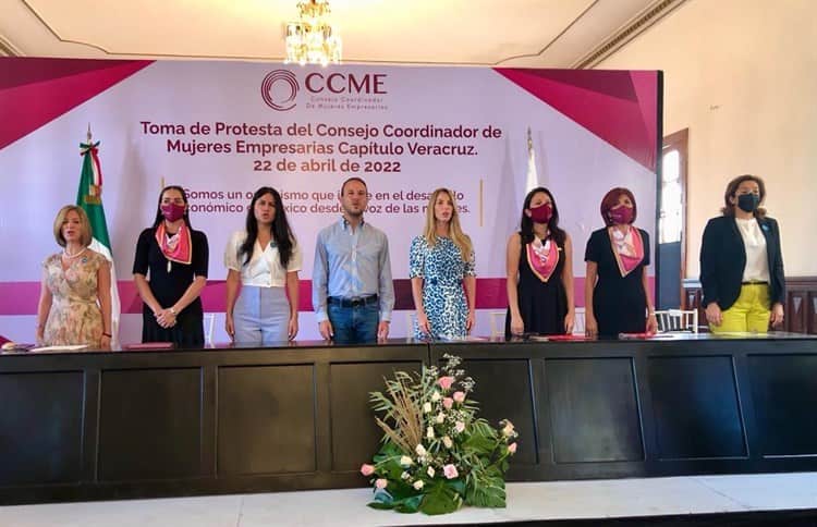 Rinde protesta nueva presidenta de CCME Veracruz