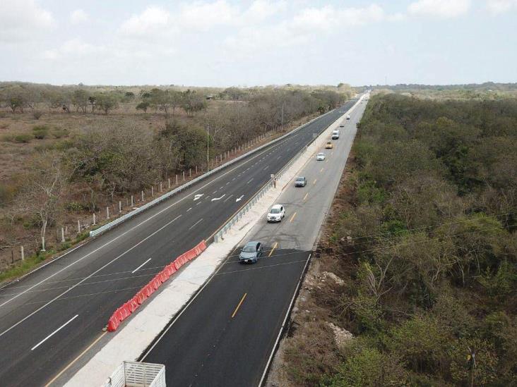 Supervisa AMLO avance de obras carreteras en Poza Rica