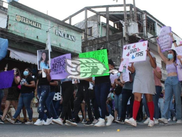 Agua Dulce de luto; marchan y exigen justicia por Juana Ovando